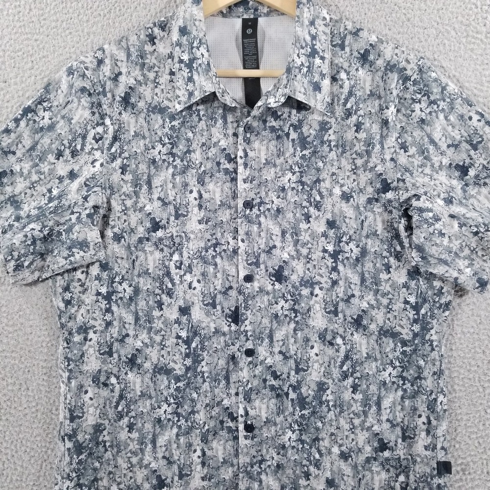 Lululemon Shirt Mens Medium Blue Grey Airing Easy Floral Watercolor Performance